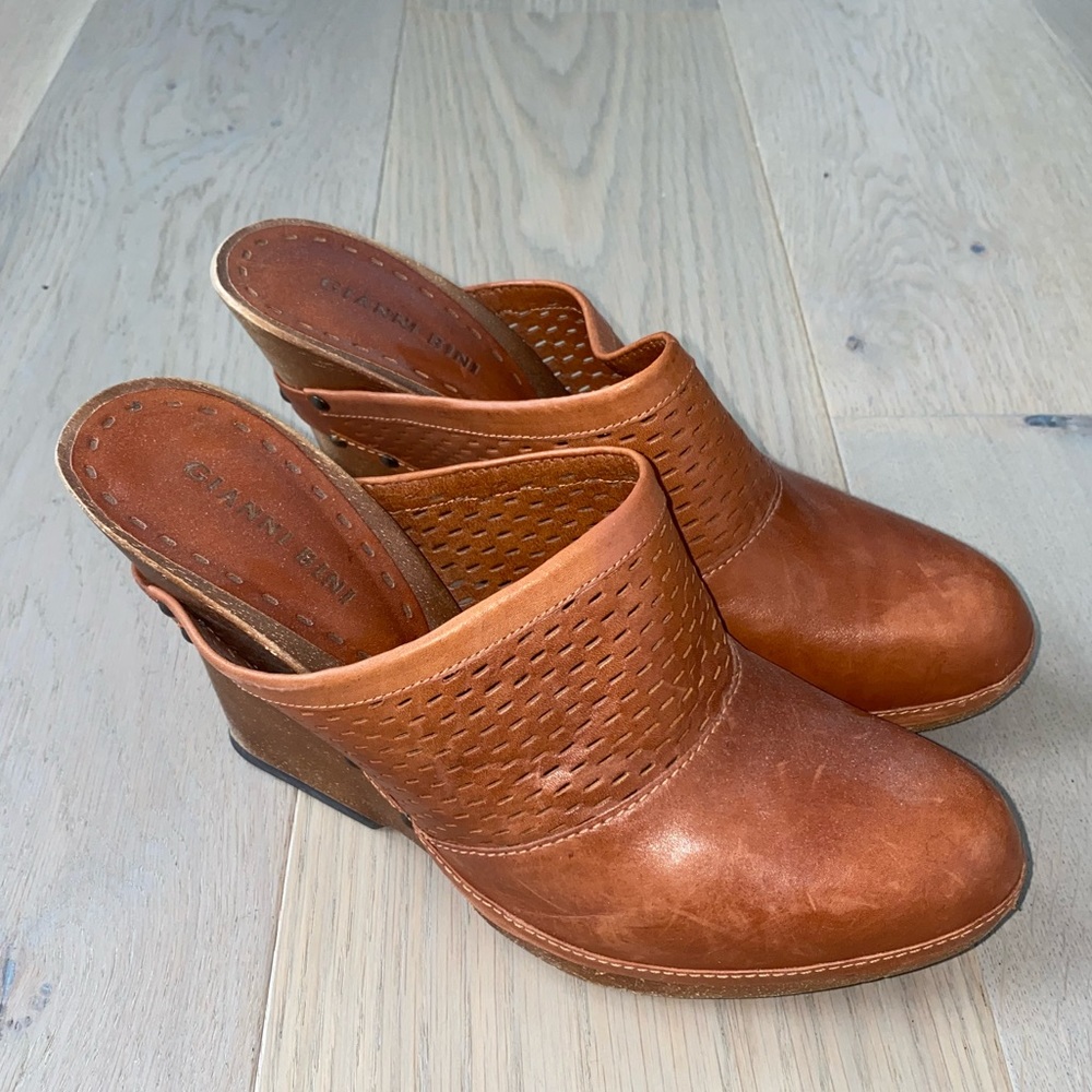 Gianni Bini Brown Leather Clogs